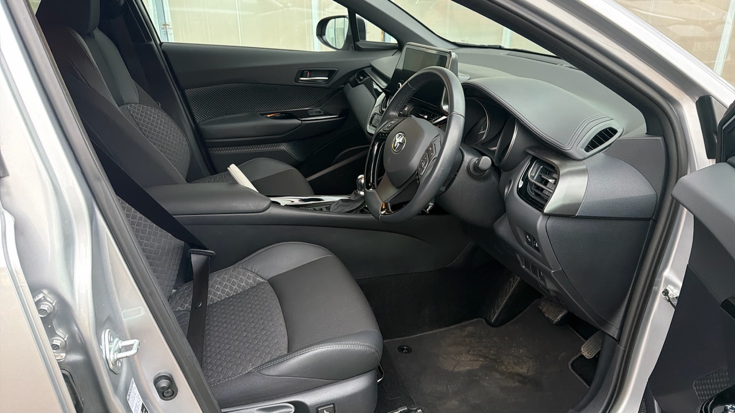 Used Toyota C-HR 2022 for sale - 77125002: Photo 11