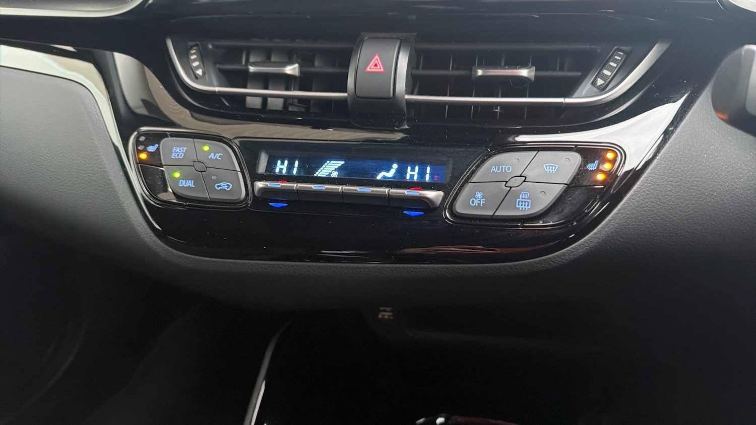 Used Toyota C-HR 2022 for sale - 77125002: Photo 30