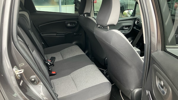 Used Toyota Yaris 2020 for sale - 76183137: Photo 12