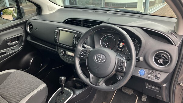Used Toyota Yaris 2020 for sale - 76183137: Photo 25