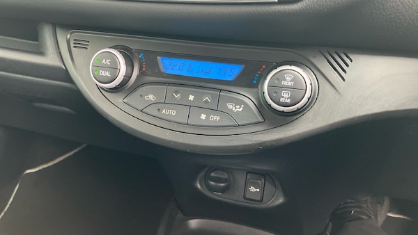 Used Toyota Yaris 2020 for sale - 76183137: Photo 29