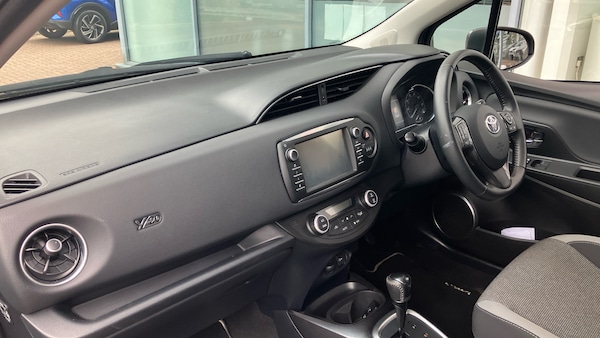Used Toyota Yaris 2020 for sale - 76183137: Photo 35