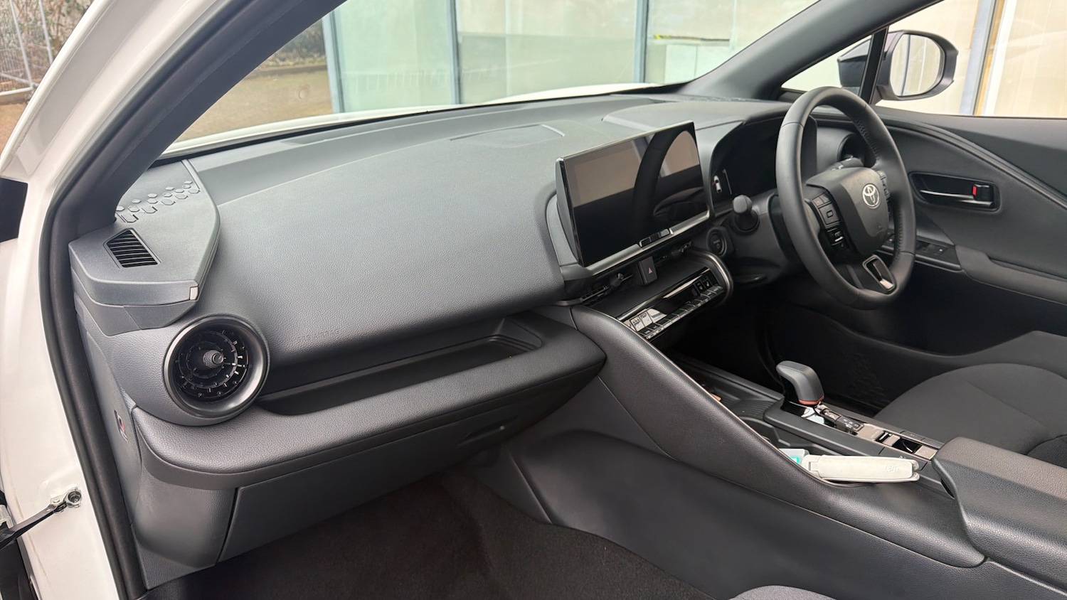 Used Toyota C-HR 2024 for sale - 77951350: Photo 35