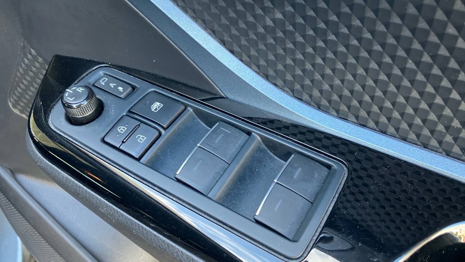 Used Toyota C-HR 2020 for sale - 76652244: Photo 27