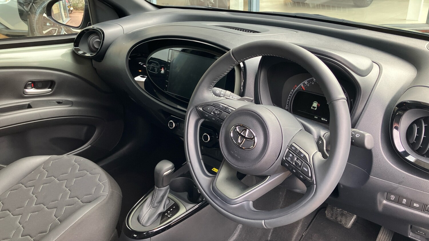 Used Toyota Aygo X 2023 for sale - 77915341: Photo 25