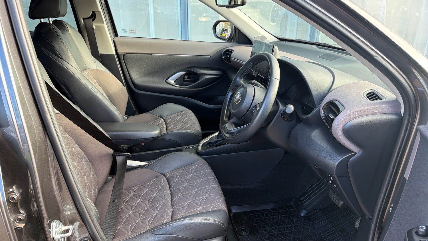 Used Toyota Yaris Cross 2022 for sale - 76643251: Photo 11