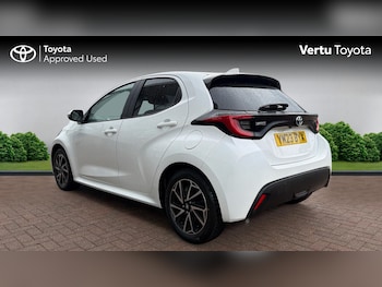 Used Toyota Yaris 2023 for sale - 79572145: Photo