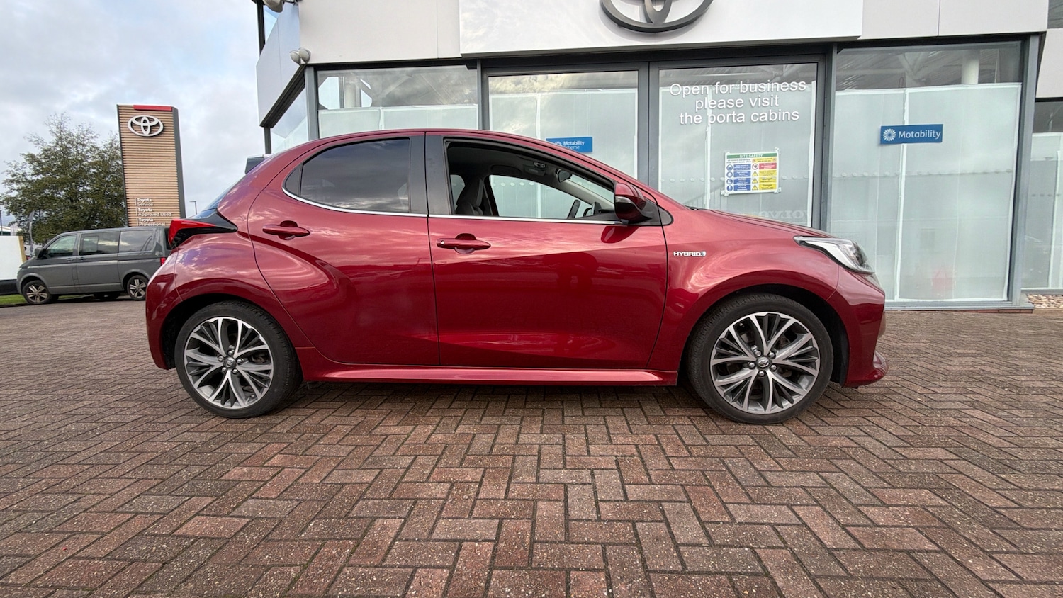 Used Toyota Yaris 2020 for sale - 76718791: Photo 16