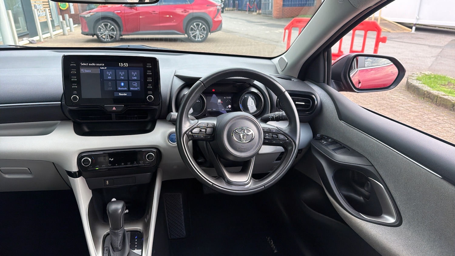 Used Toyota Yaris 2020 for sale - 76718791: Photo 6