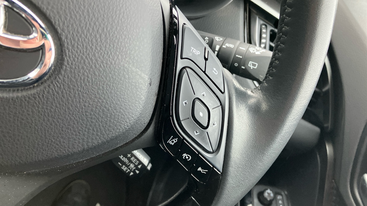 Used Toyota C-HR 2023 for sale - 78025951: Photo 46