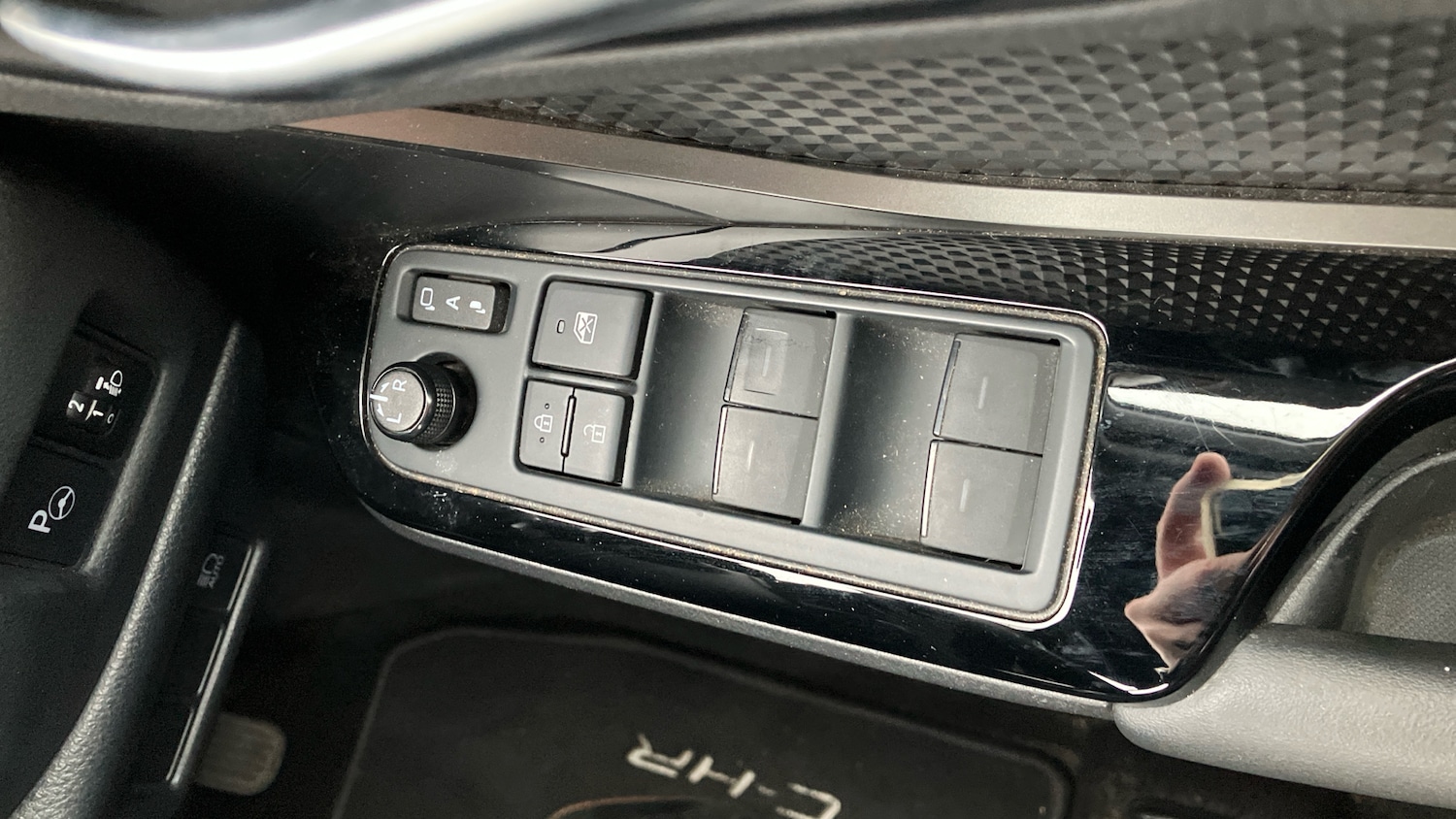 Used Toyota C-HR 2023 for sale - 78025951: Photo 48