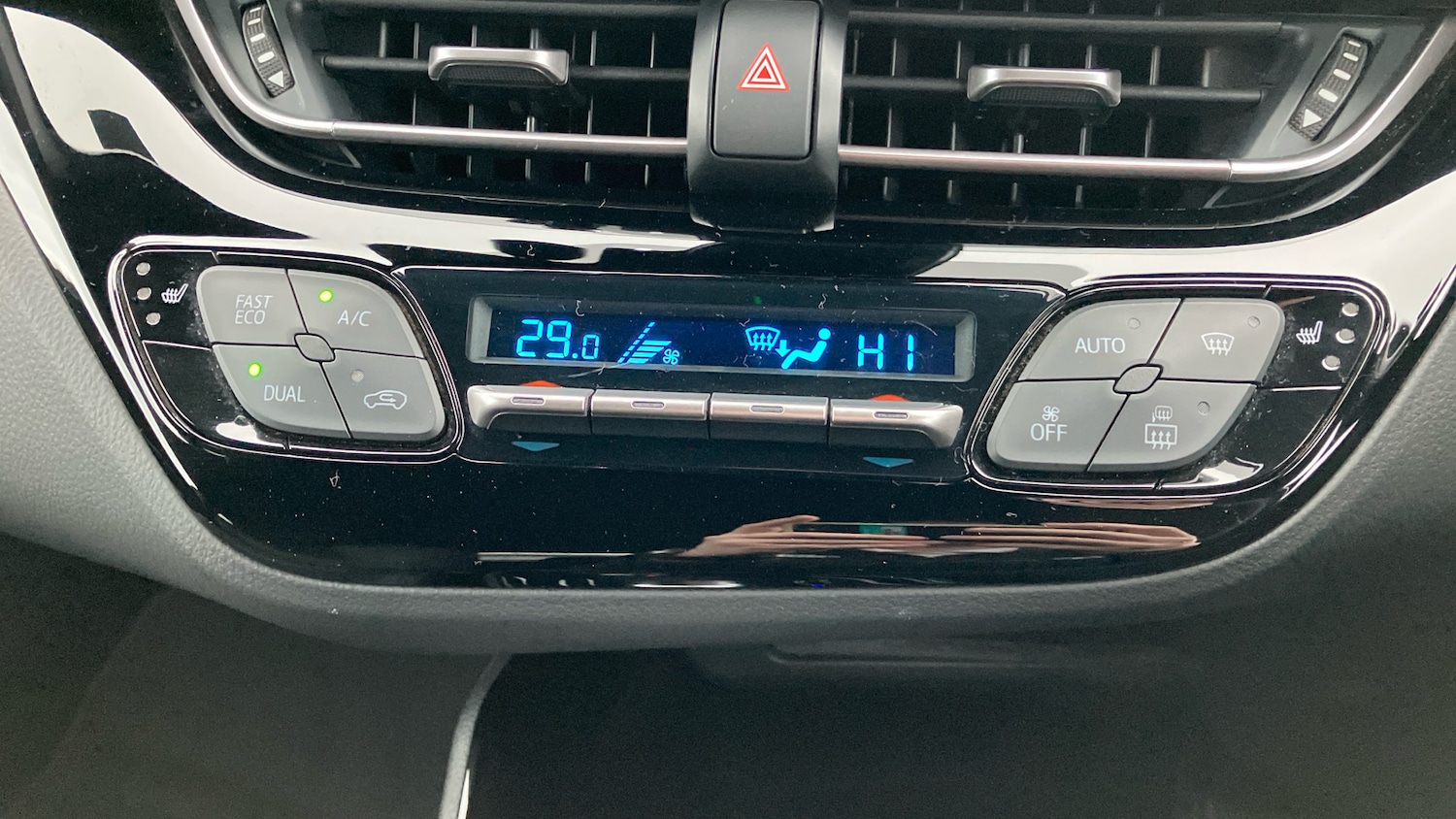 Used Toyota C-HR 2023 for sale - 78025951: Photo 50