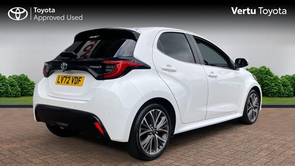 Used Toyota Yaris 2022 for sale - 75761248: Photo 2