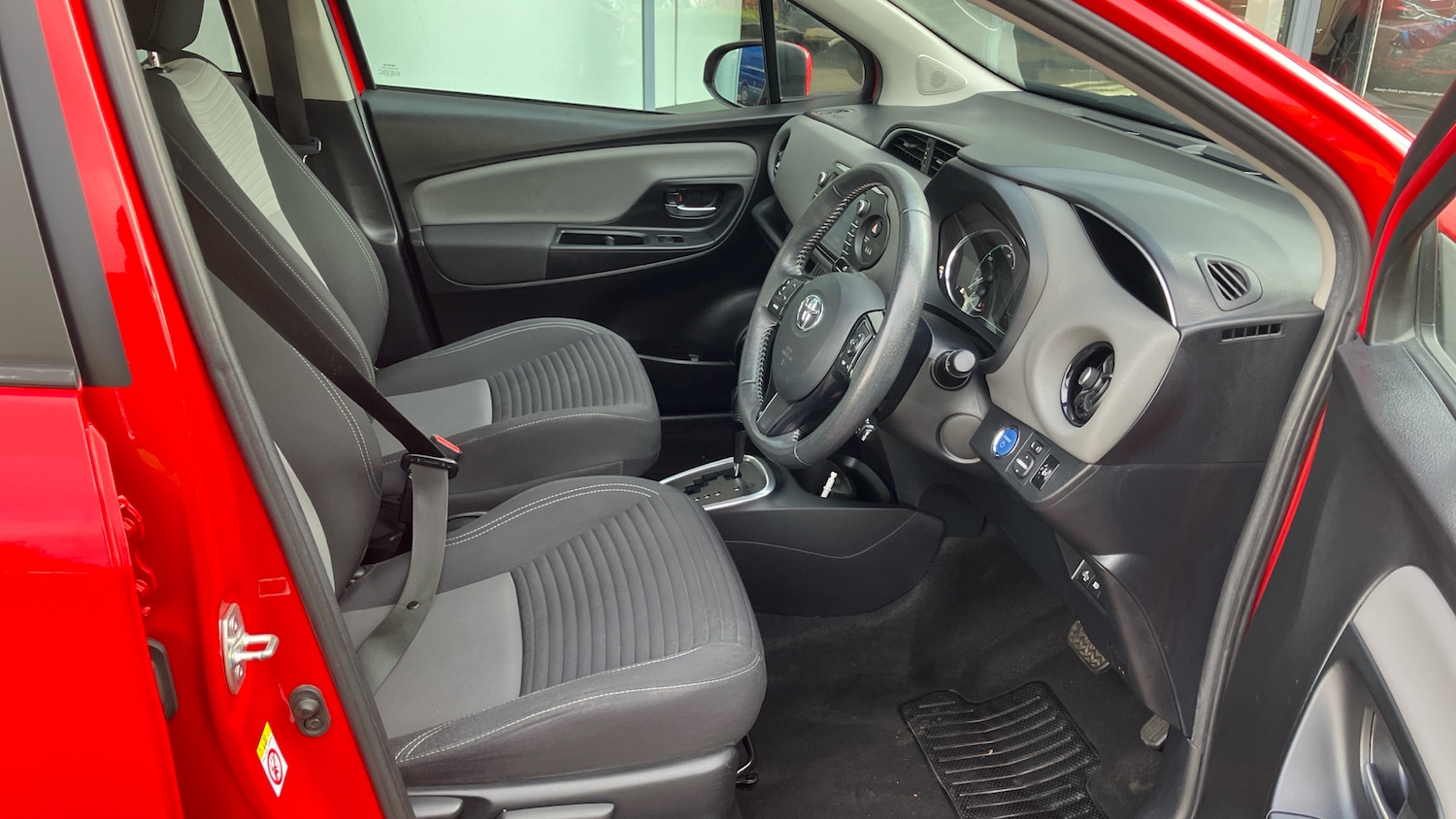 Used Toyota Yaris 2018 for sale - 76430728: Photo 11