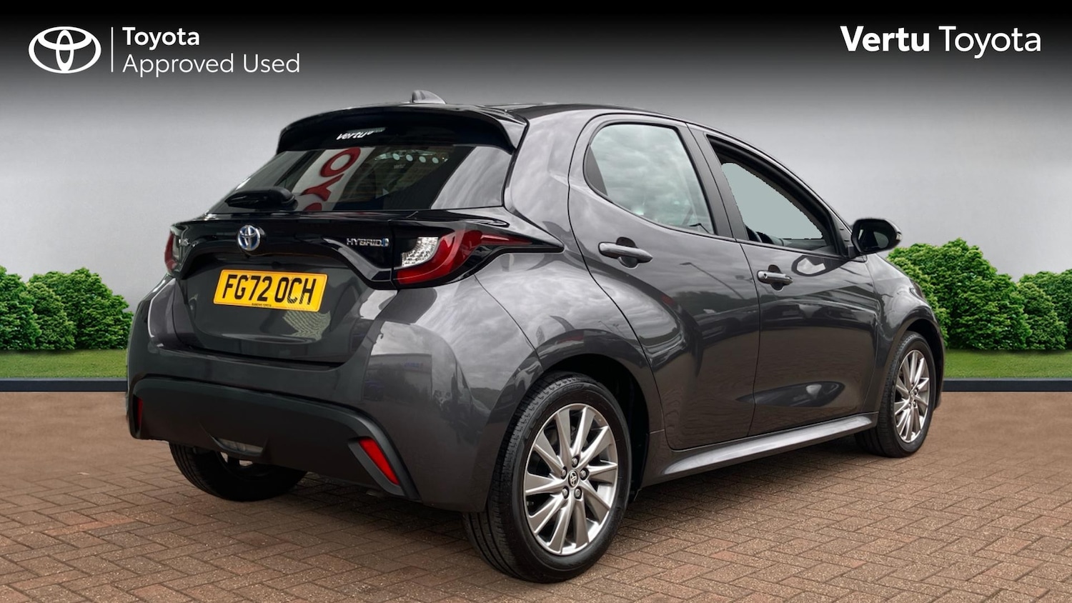Used Toyota Yaris 2022 for sale - 76104608: Photo 2