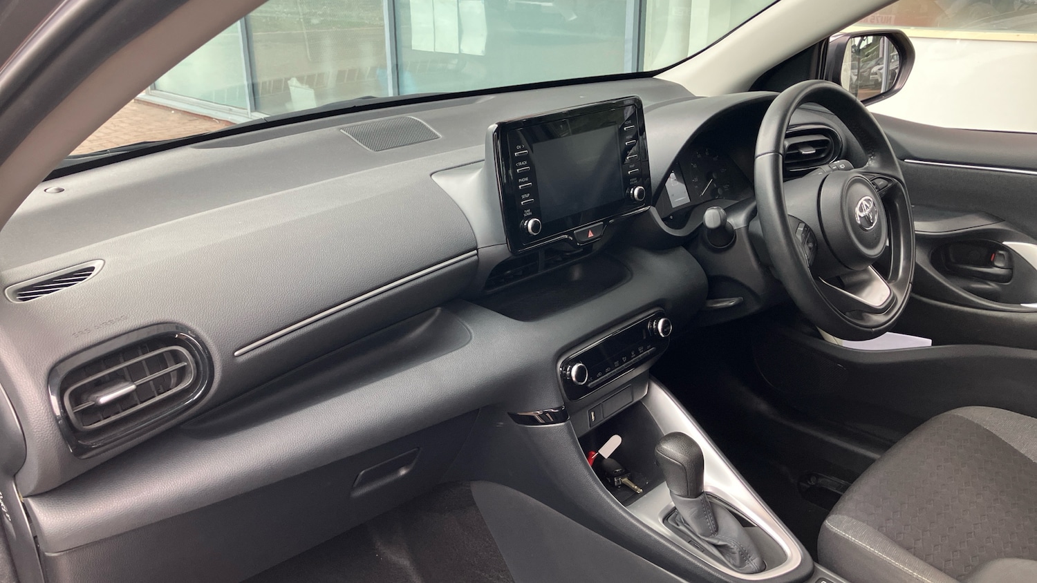 Used Toyota Yaris 2022 for sale - 76104608: Photo 34