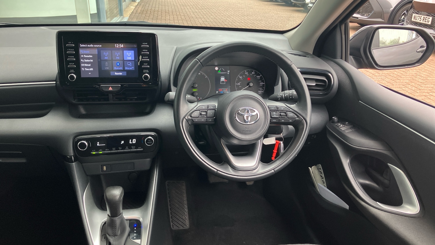 Used Toyota Yaris 2022 for sale - 76104608: Photo 6