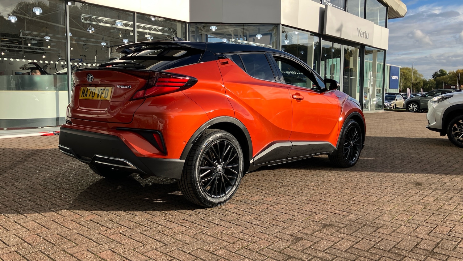 Used Toyota C-HR 2020 for sale - 76299221: Photo 2