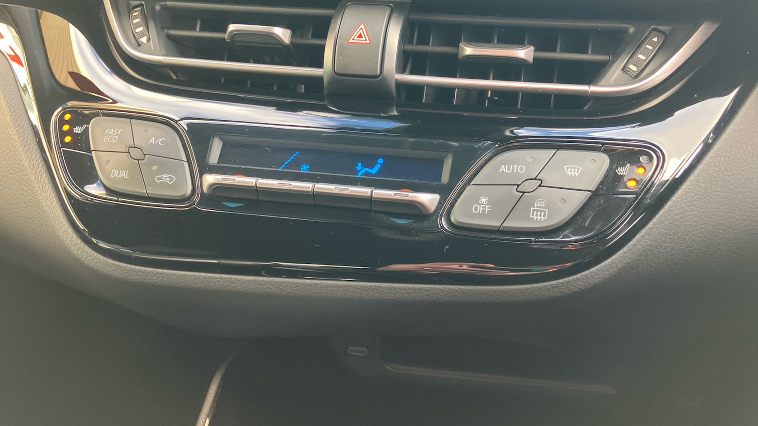 Used Toyota C-HR 2020 for sale - 76299221: Photo 32