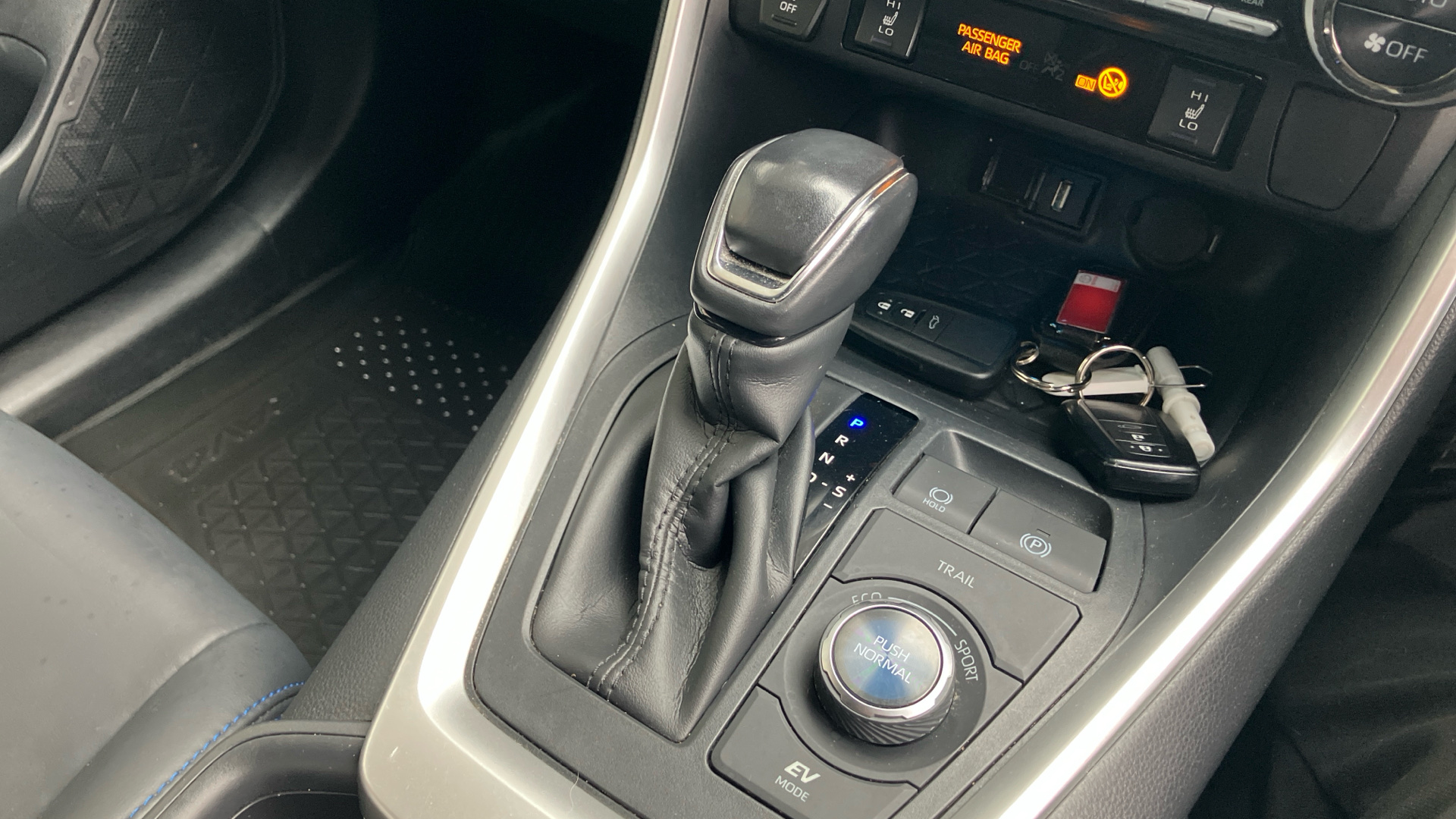 Used Toyota RAV4 2020 for sale - 76205413: Photo 30