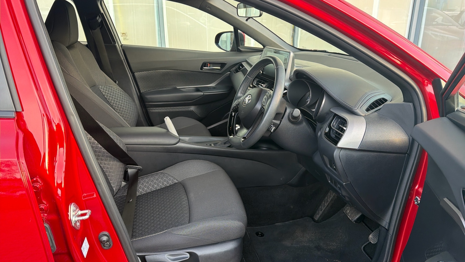 Used Toyota C-HR 2023 for sale - 77154288: Photo 11