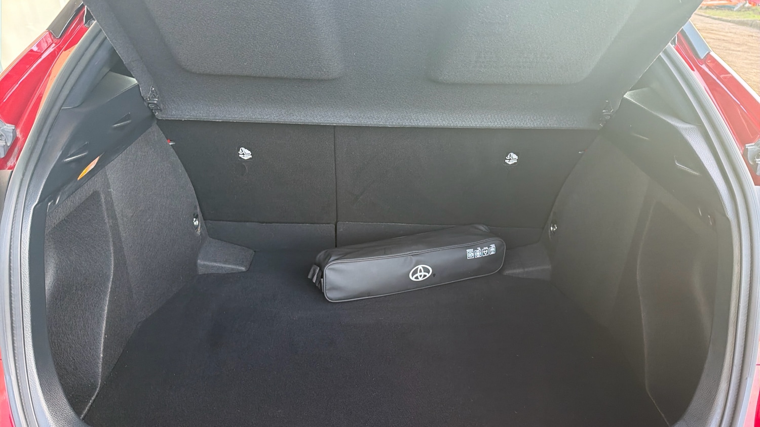 Used Toyota C-HR 2023 for sale - 77154288: Photo 14