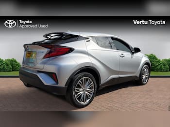 Used Toyota C-HR 2023 for sale - 79690474: Photo