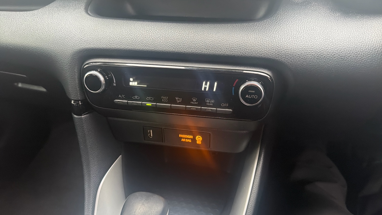 Used Toyota Yaris 2022 for sale - 77154279: Photo 29