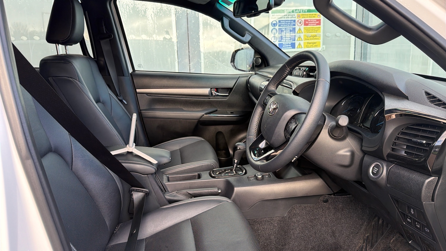 Used Toyota Hilux 2025 for sale - 76766781: Photo 11