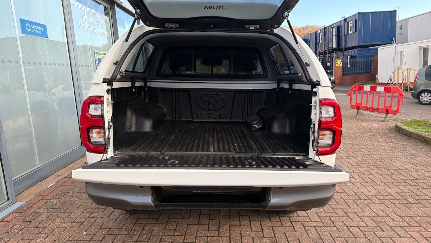 Used Toyota Hilux 2025 for sale - 76766781: Photo 14