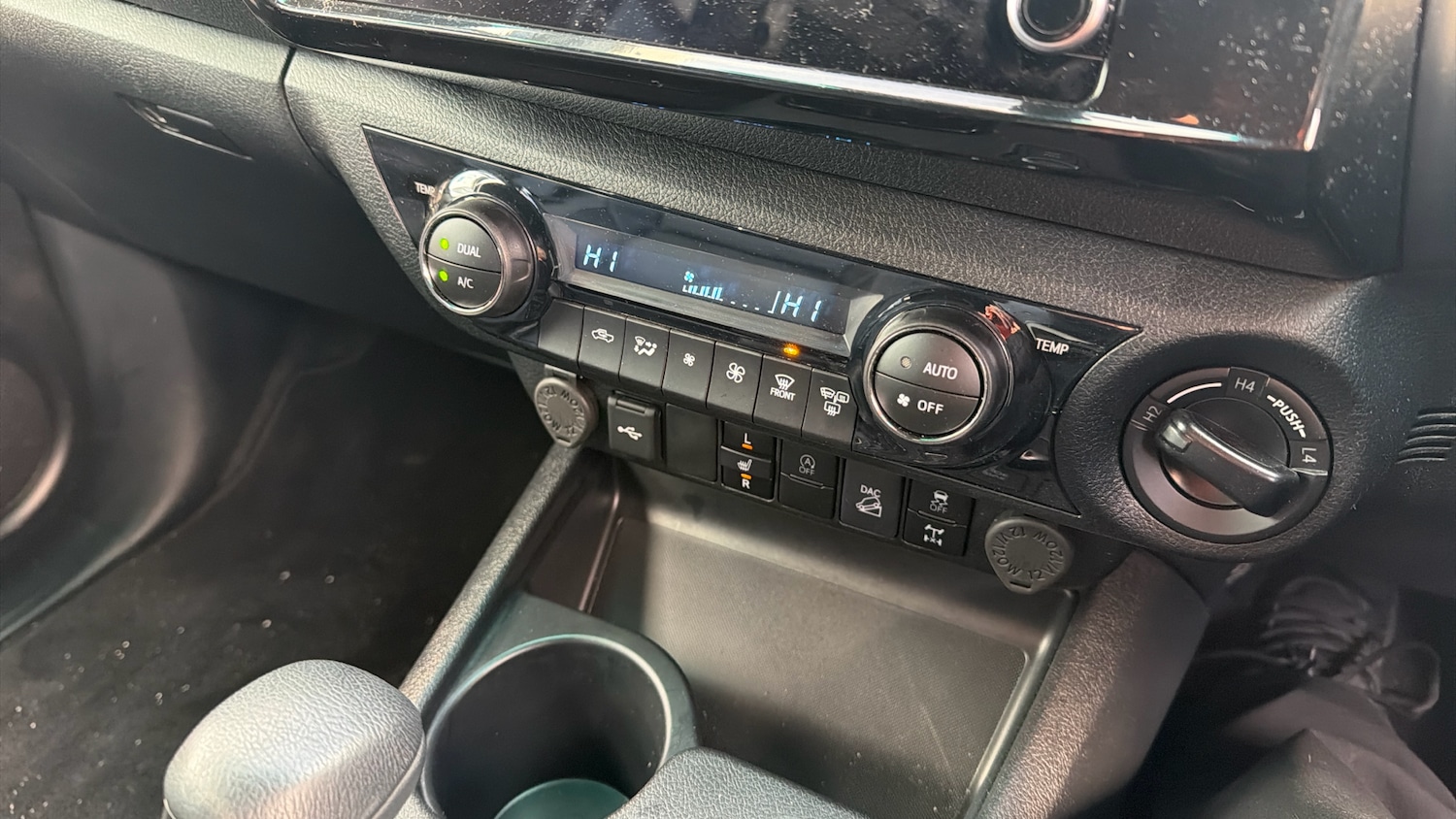 Used Toyota Hilux 2025 for sale - 76766781: Photo 30