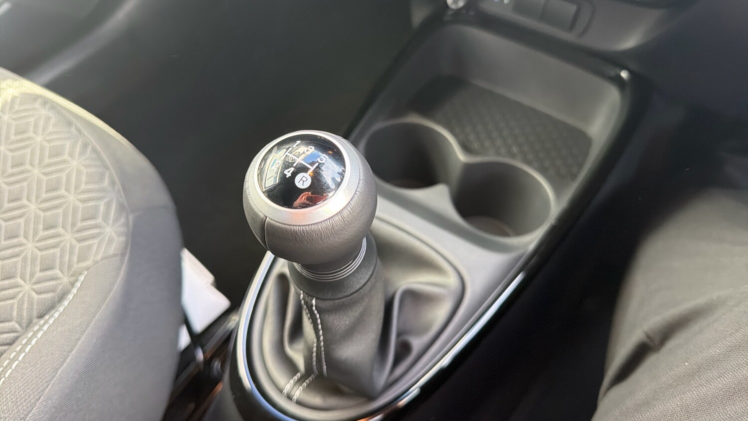 Used Toyota Aygo X 2025 for sale - 76831507: Photo 30