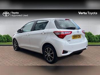 Used Toyota Yaris 2019 for sale - 79341045: Photo