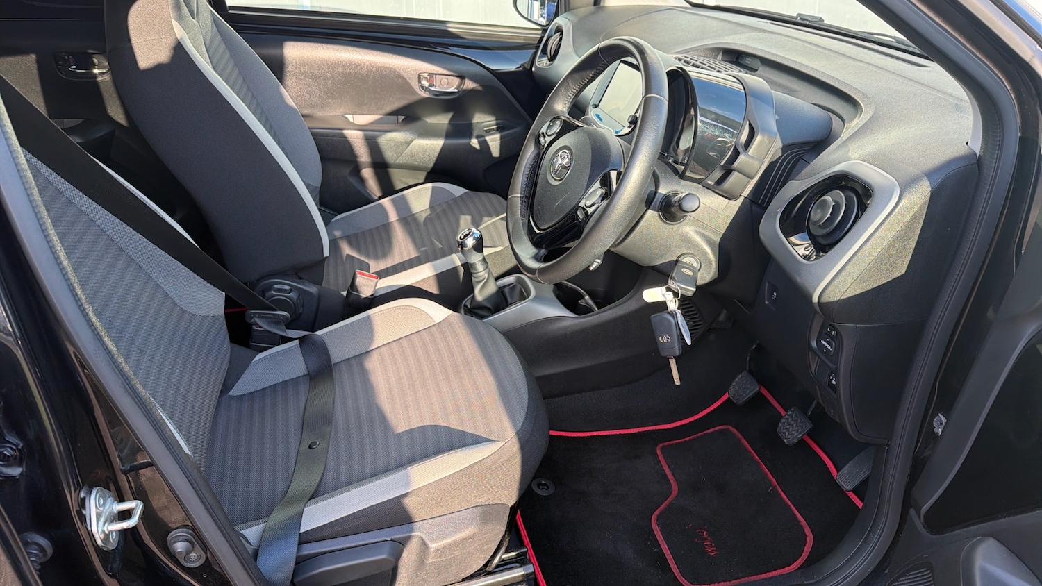 Used Toyota AYGO 2019 for sale - 76796819: Photo 11