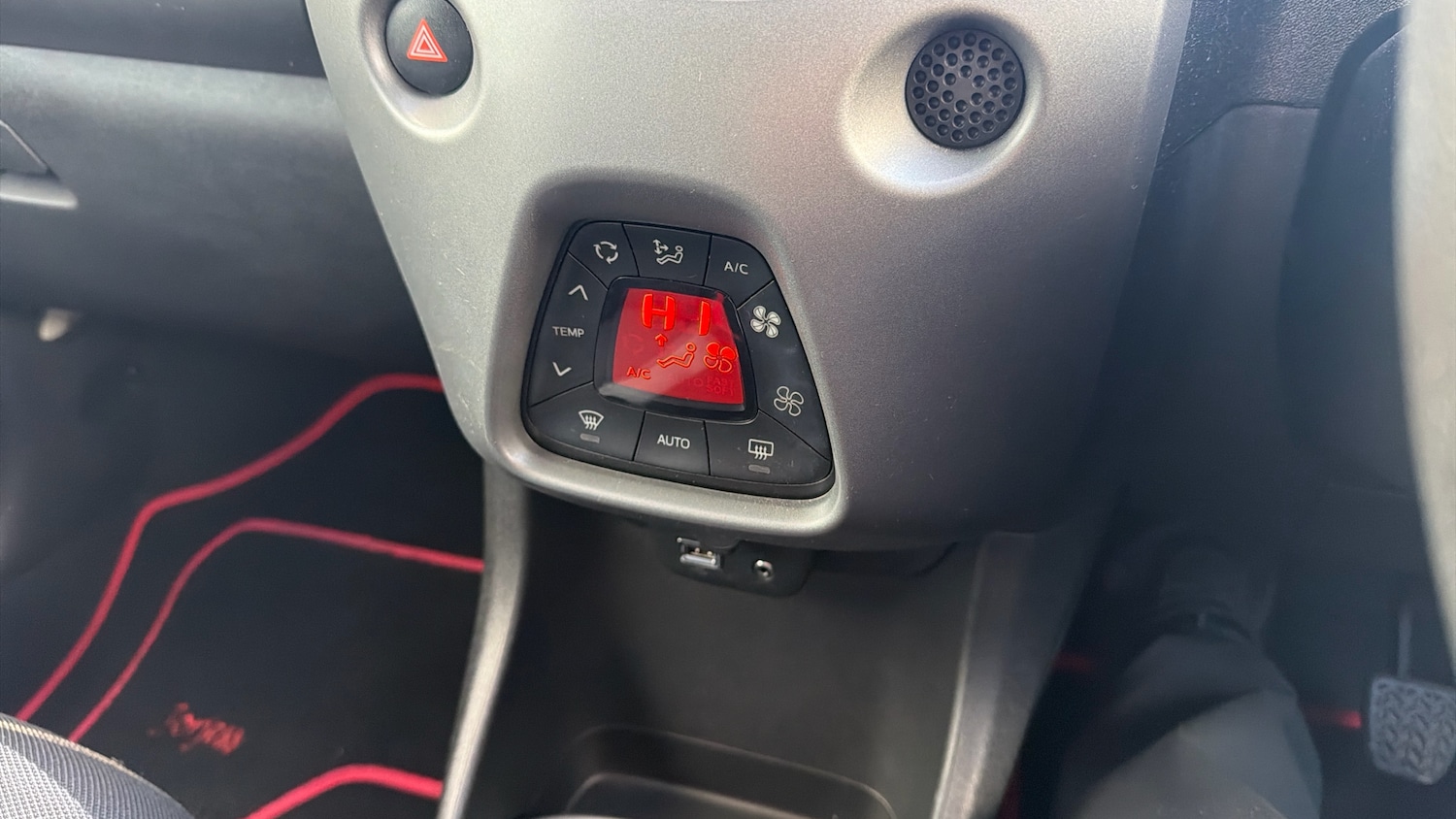 Used Toyota AYGO 2019 for sale - 76796819: Photo 29