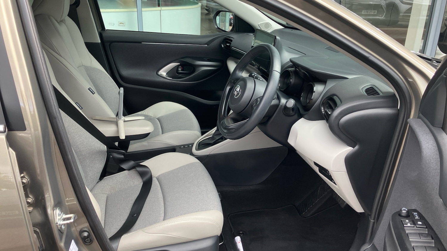 Used Toyota Yaris 2023 for sale - 75997254: Photo 11