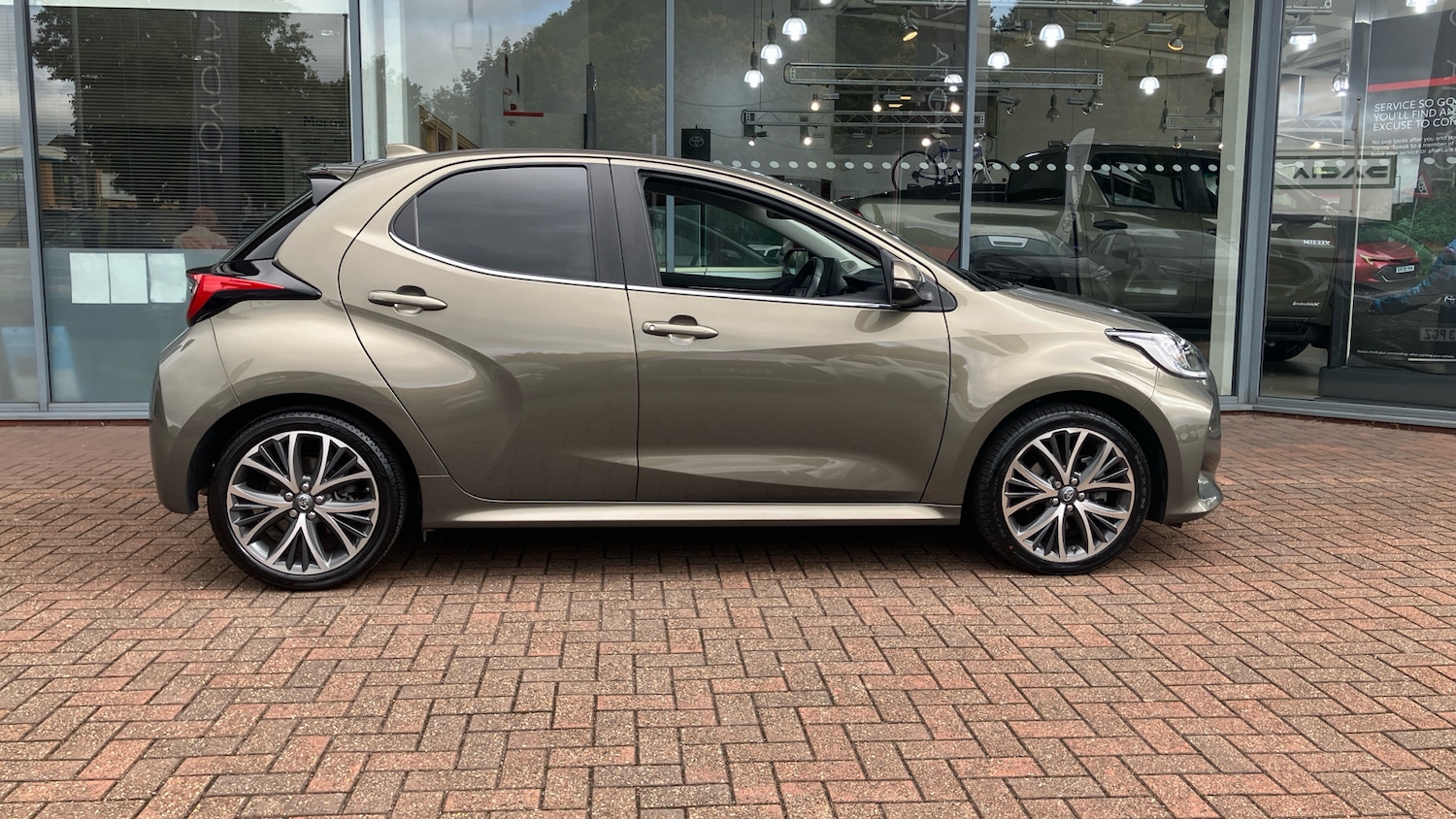 Used Toyota Yaris 2023 for sale - 75997254: Photo 16