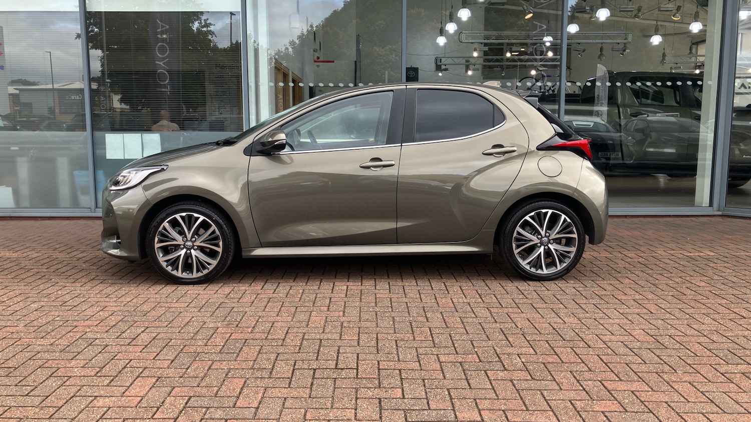 Used Toyota Yaris 2023 for sale - 75997254: Photo 17