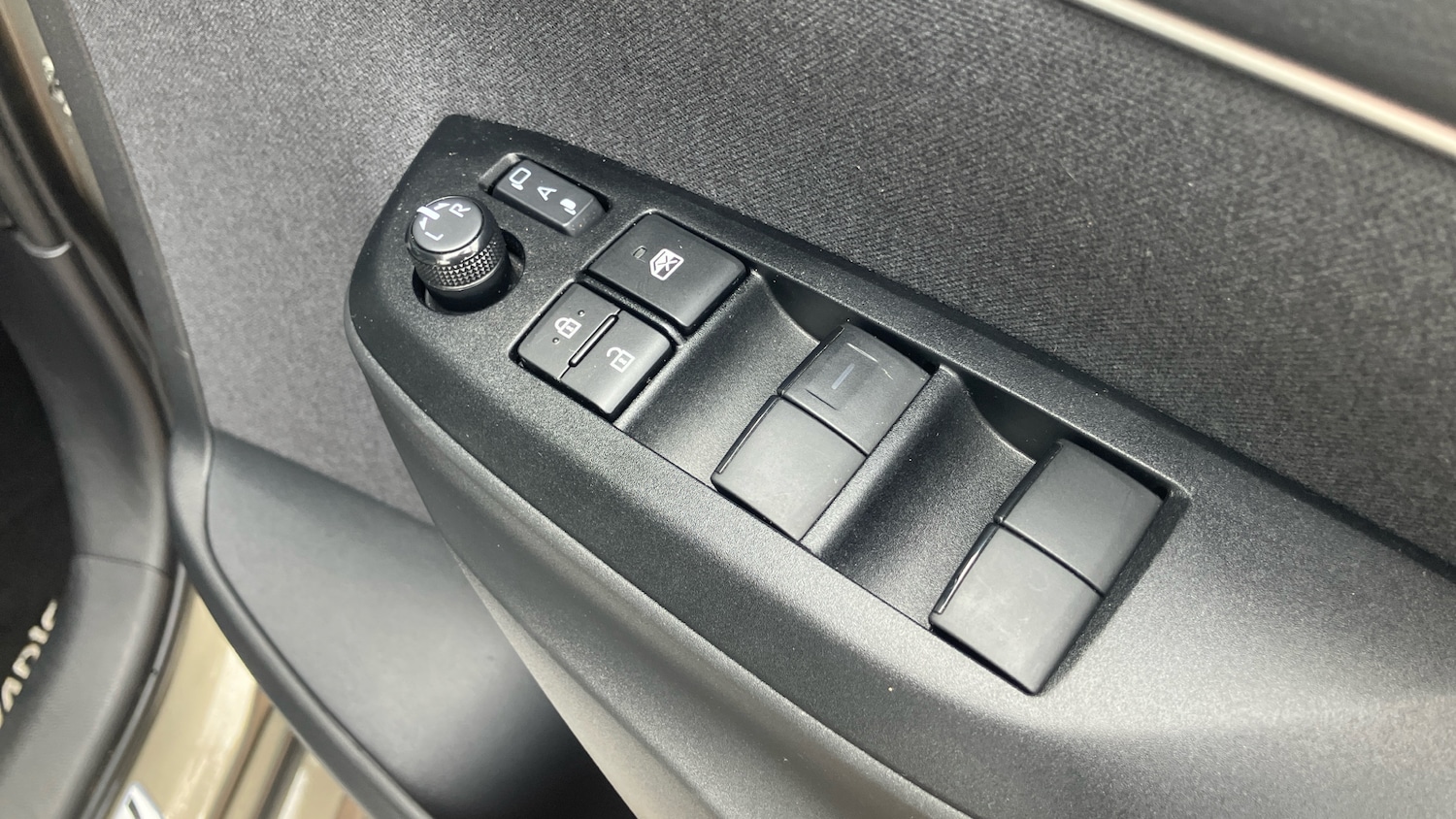 Used Toyota Yaris 2023 for sale - 75997254: Photo 26