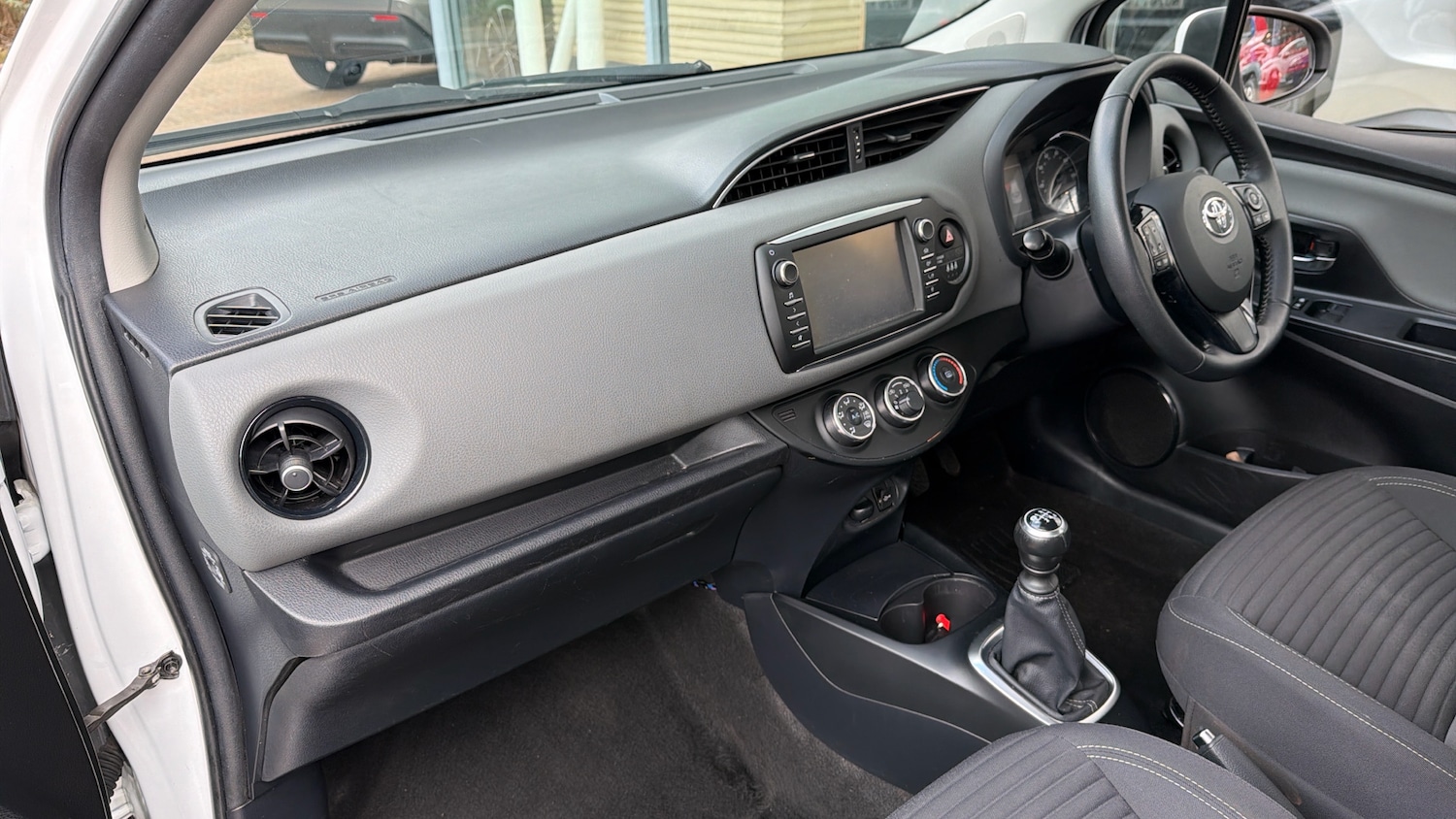 Used Toyota Yaris 2019 for sale - 77718501: Photo 35