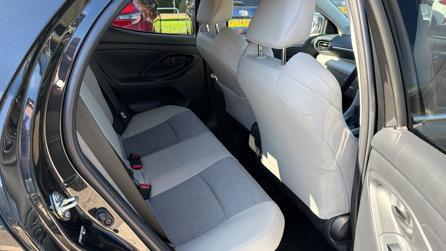 Used Toyota Yaris 2023 for sale - 77988983: Photo 12