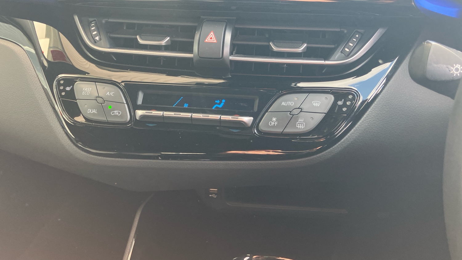 Used Toyota C-HR 2021 for sale - 76321688: Photo 28