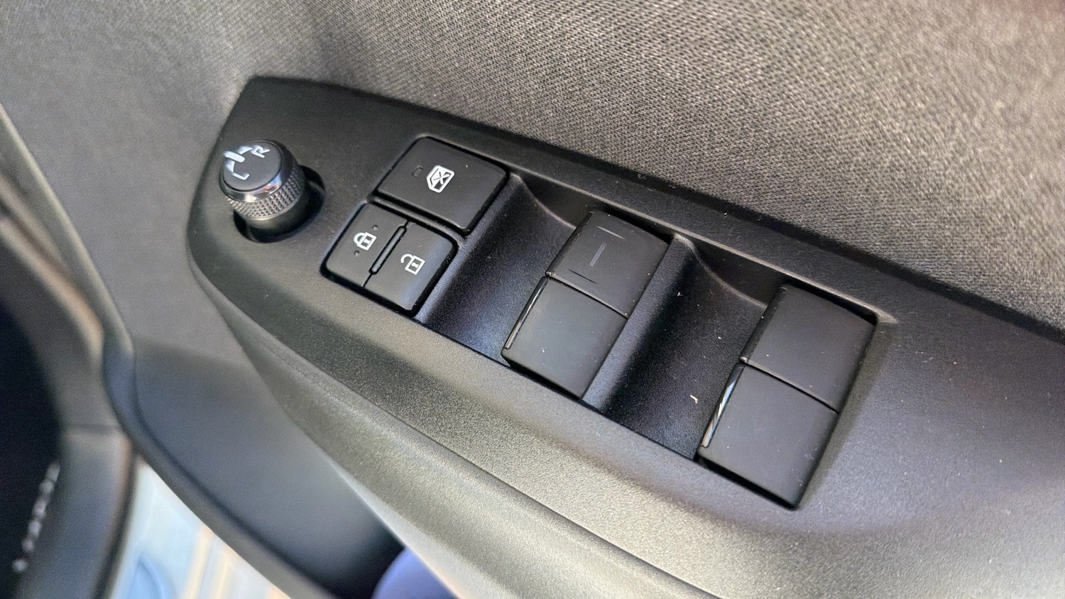 Used Toyota Yaris 2023 for sale - 78185880: Photo 35