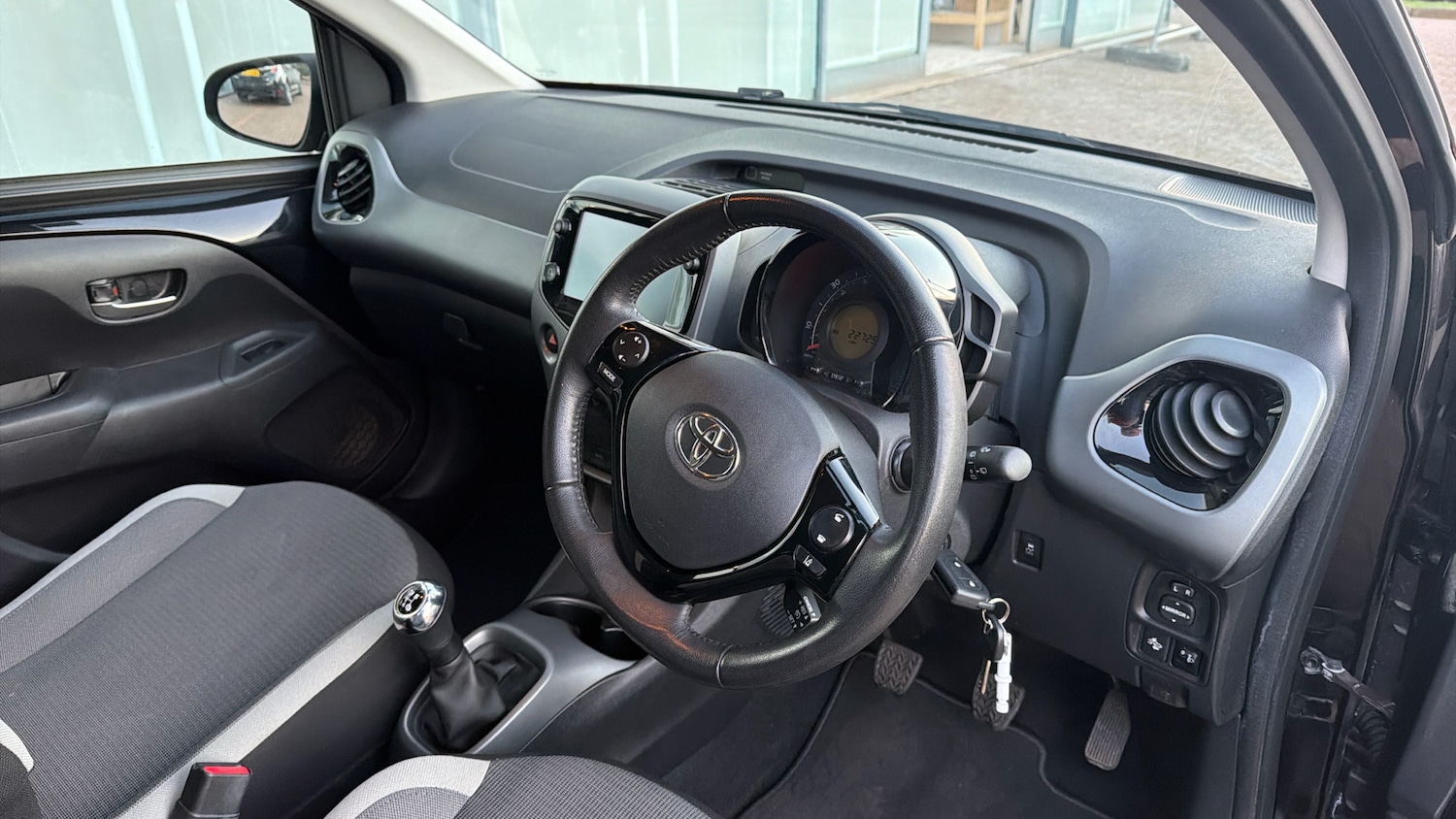 Used Toyota AYGO 2021 for sale - 76639571: Photo 25