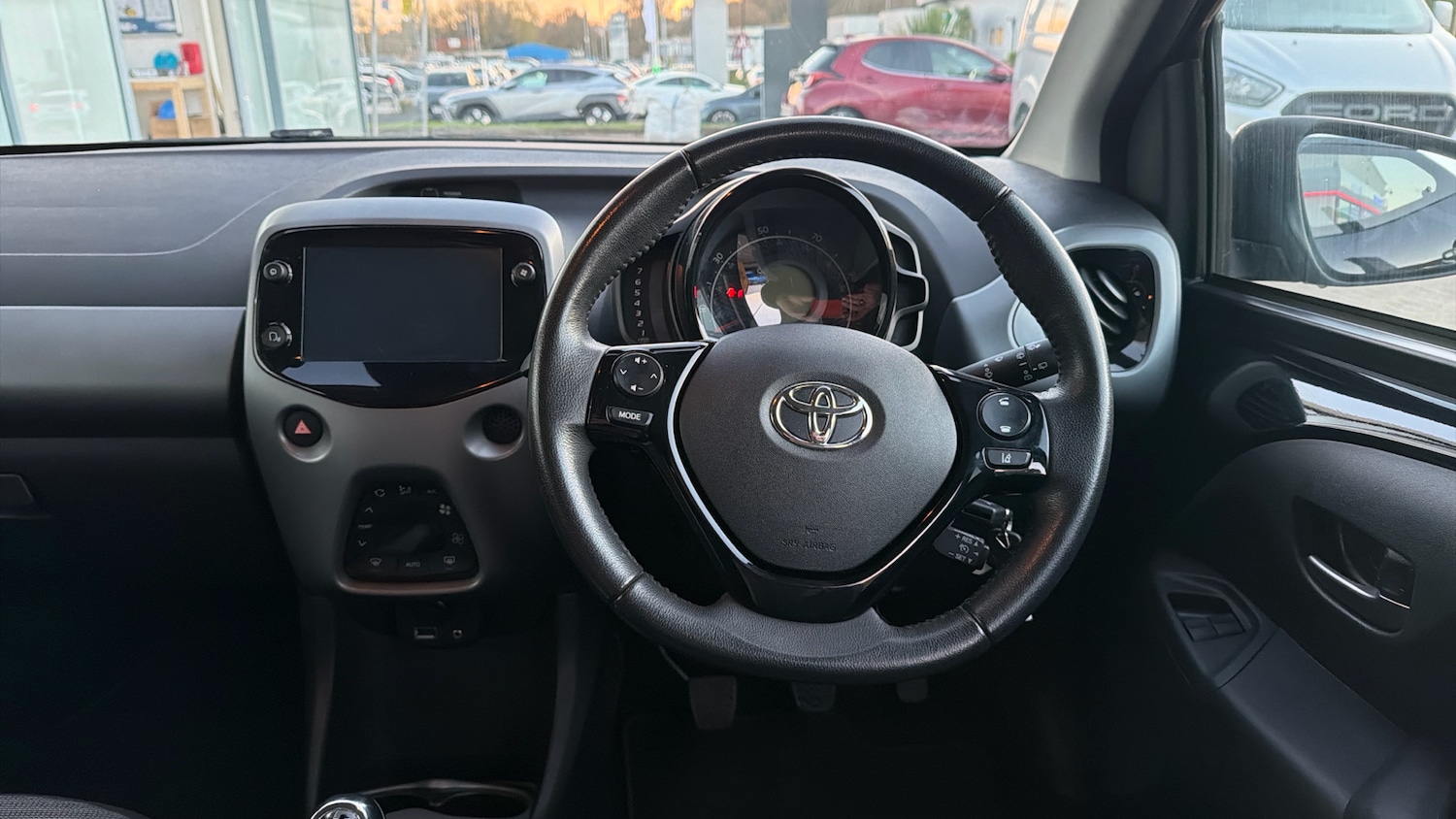 Used Toyota AYGO 2021 for sale - 76639571: Photo 8