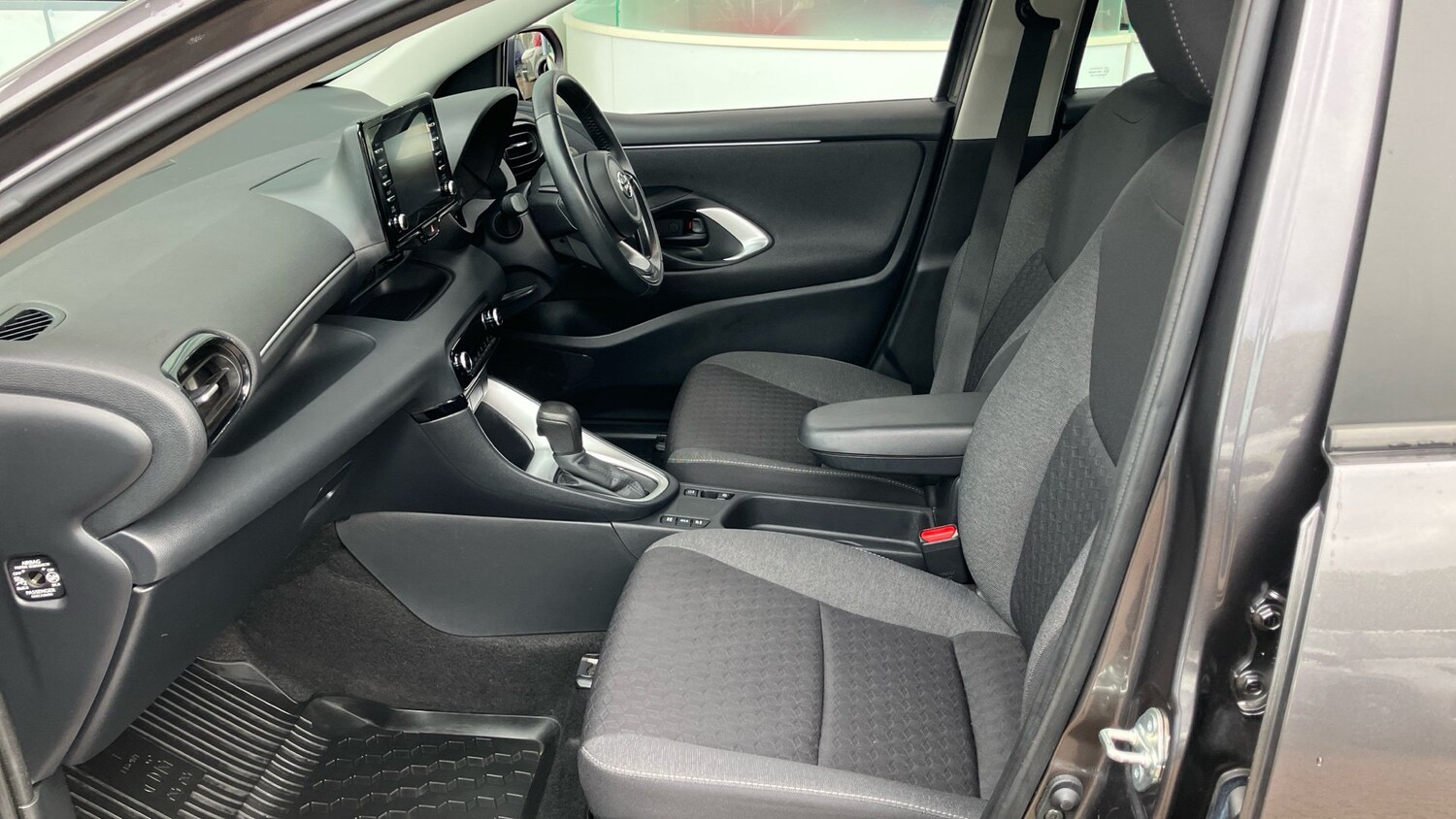 Used Toyota Yaris 2022 for sale - 76413241: Photo 10