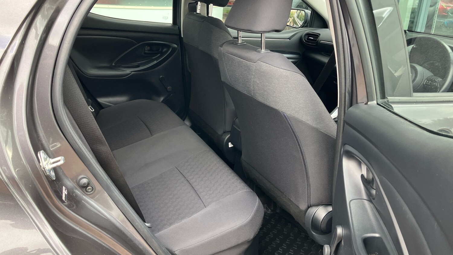 Used Toyota Yaris 2022 for sale - 76413241: Photo 12