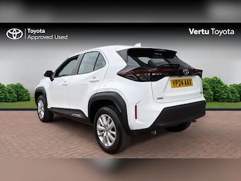 Used Toyota Yaris Cross 2024 for sale - 79186500: Photo