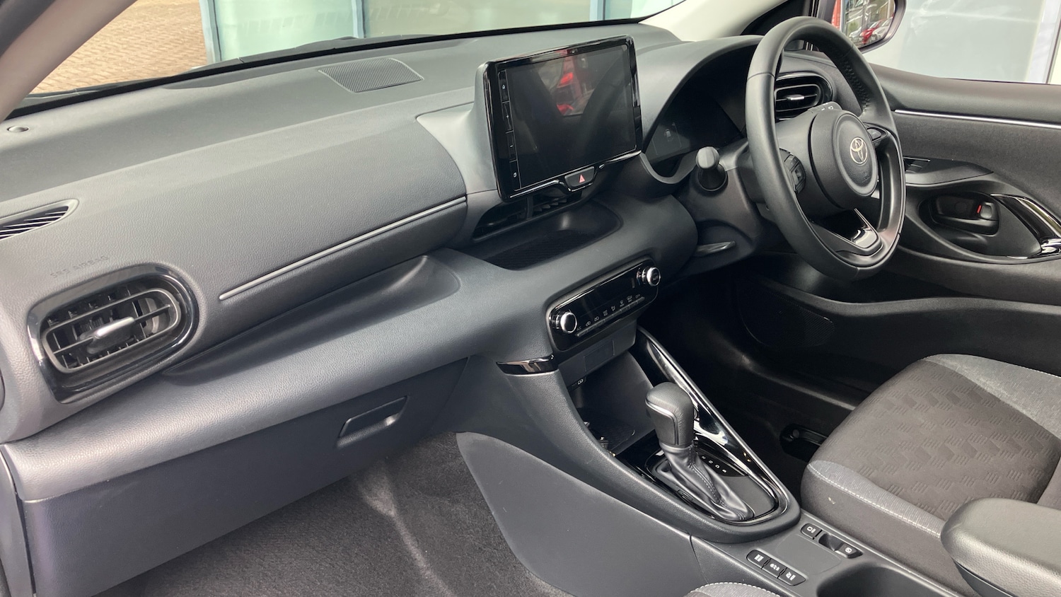 Used Toyota Yaris 2024 for sale - 75921669: Photo 34