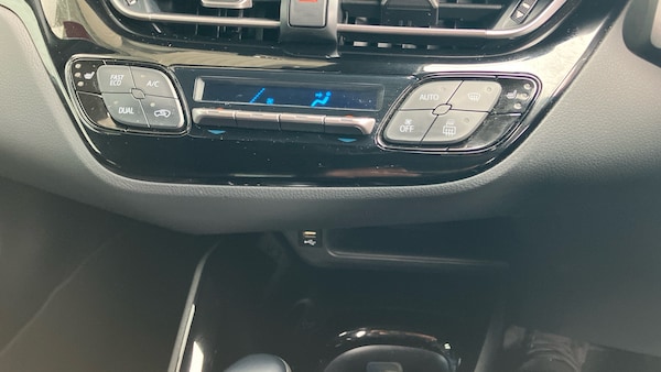 Used Toyota C-HR 2020 for sale - 76257552: Photo 28